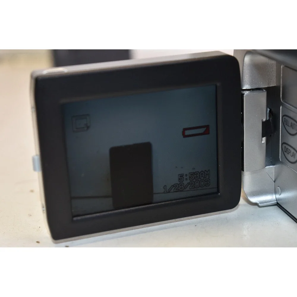 Hitachi DVD Camcorder Silver DZ-MV380A UltraVision Digital 240x‎ Zoom- READ